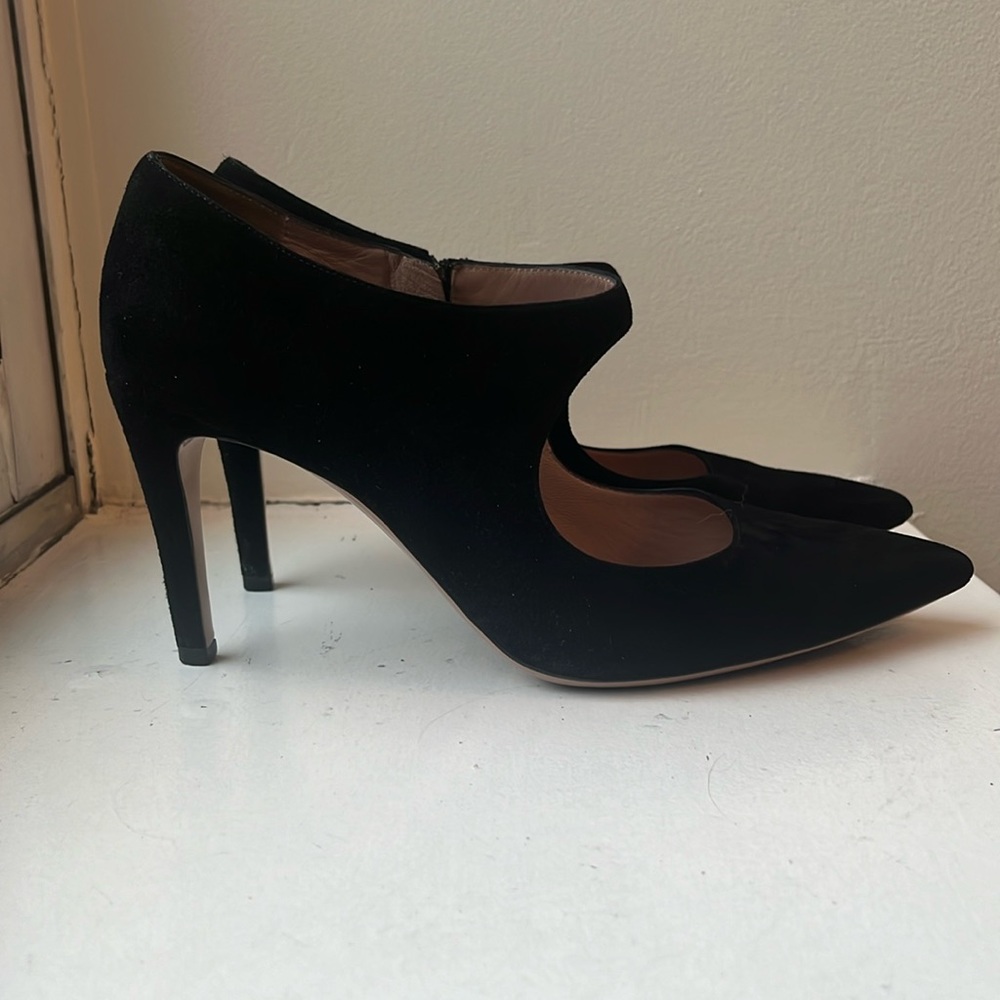 Black suede Giorgio Armani 3.4 inch pointed toe heels